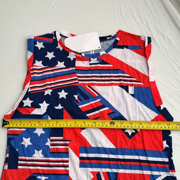 Fabletics red white blue crew neck short sleeve muscle t-shirt - Picture 5 of 10